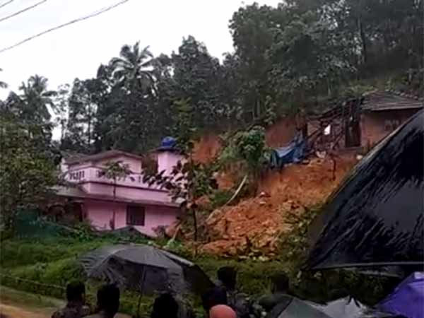 மண் சரிவு