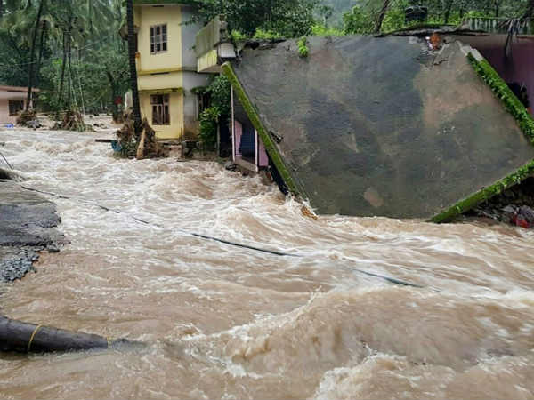 Nearly Rs. 8,000 crores damage in Kerala Nearly Rs. 8,000 crores damage in Kerala