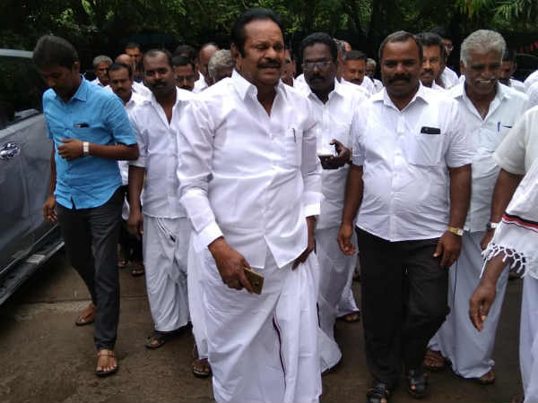 அறிவாலயம் வந்தார்