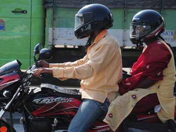 Helmet issue: Tamil Nadu government has assured in high court Helmet issue: Tamil Nadu government has assured in high court