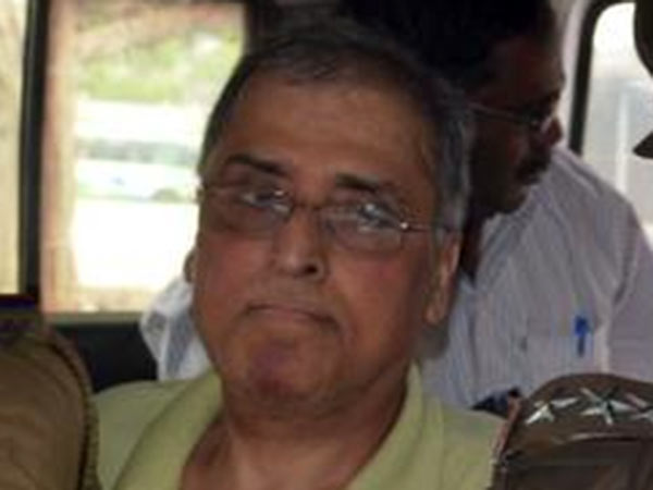சிக்கிய அதிகாரிகள்