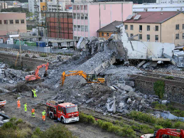 The Morandi bridge collapsed: 43 people lost their lives The Morandi bridge collapsed: 43 people lost their lives