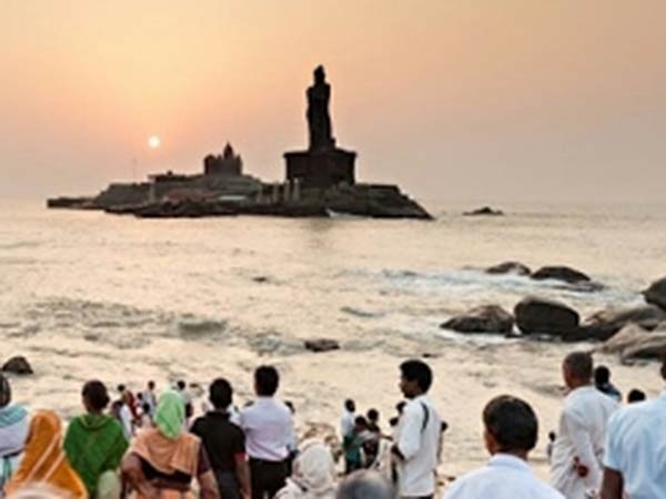 கிழிந்த துணியுடன் அமிதாப்