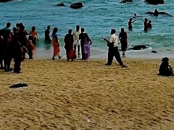 முத்தமழையில் அமிதாப்