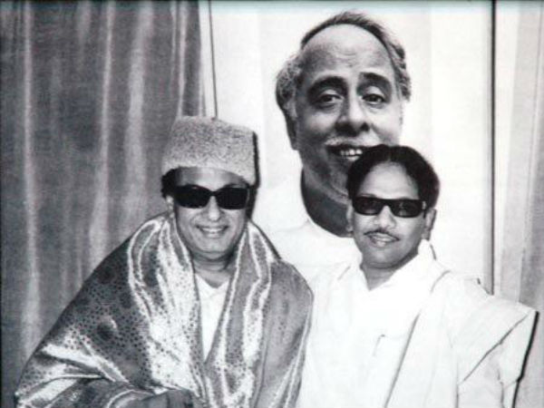 ஒரே இயக்கத்தில்