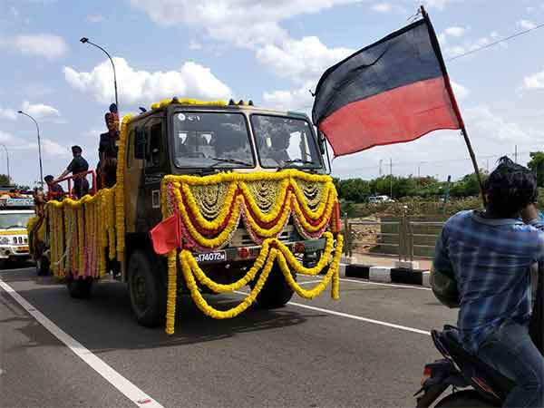 Karunanidhis funeral takes place in this vehicle Karunanidhis funeral takes place in this vehicle