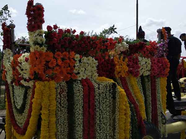 Karunanidhis funeral takes place in this vehicle Karunanidhis funeral takes place in this vehicle