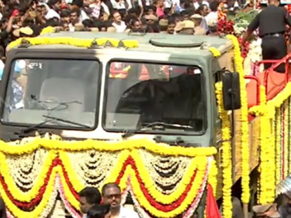 Karunanidhis funeral takes place in this vehicle Karunanidhis funeral takes place in this vehicle