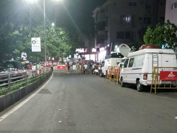 Police close one side road opposite to Kauvery hospital Police close one side road opposite to Kauvery hospital