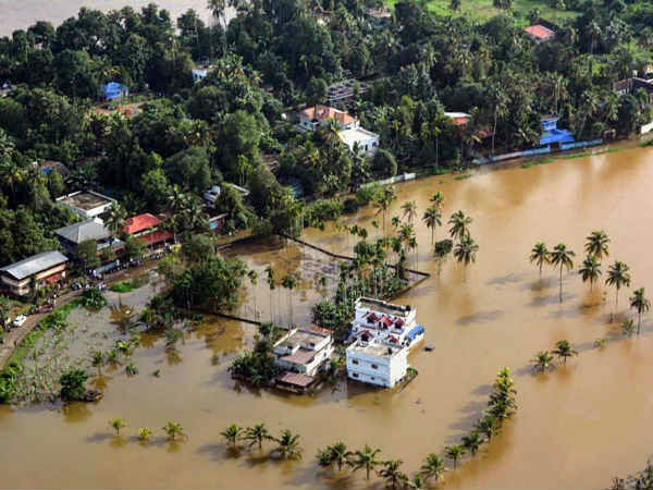 கேரளா வெள்ளம்: பலி எண்ணிக்கை 37 ஆக உயர்வு.. தொடரும் மழை.. தொடரும் சோகம் 