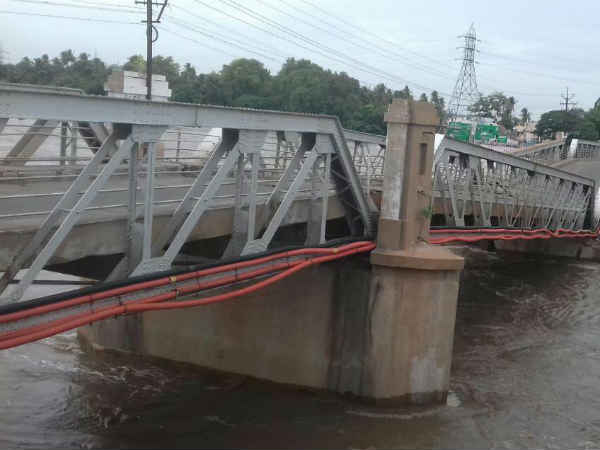 பாதசாரிகளுக்கு...