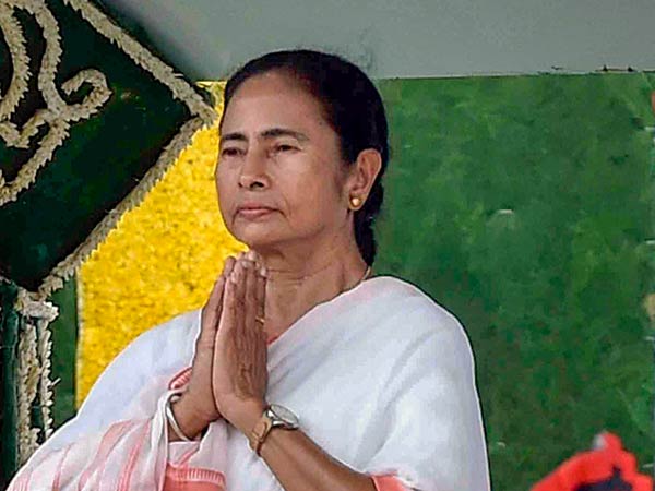West Bengal Chief Minister Mamata Banerjee announce Rs.10 crore to floods affected Kerala West Bengal Chief Minister Mamata Banerjee announce Rs.10 crore to floods affected Kerala