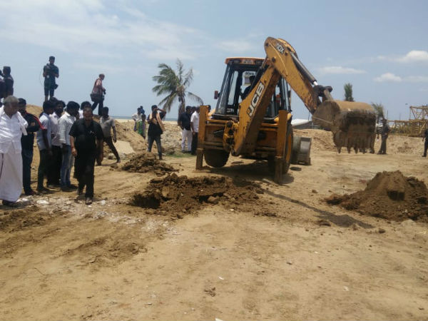 Construction of burial starts at Chennais Marina beach for Karunanidhi Construction of burial starts at Chennais Marina beach for Karunanidhi