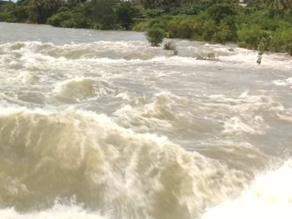 நீர் திறப்பு குறைப்பு