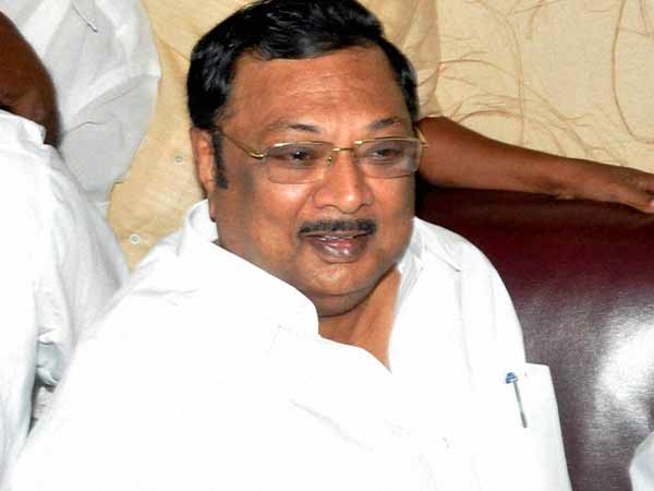பின்னணியில் பாஜக இருக்கா