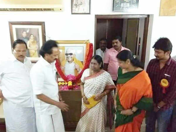 MK Stalin gets blessings from Rasathi Ammal MK Stalin gets blessings from Rasathi Ammal