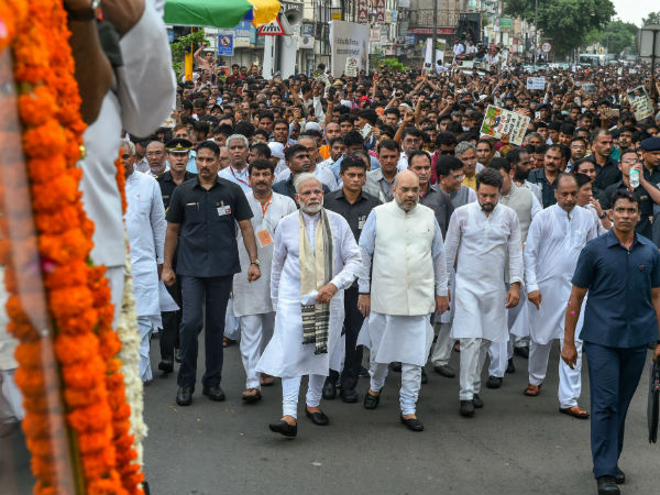 Atal Bihari Vajpayee death: Tamilnadu leaders pay last respect Atal Bihari Vajpayee death: Tamilnadu leaders pay last respect