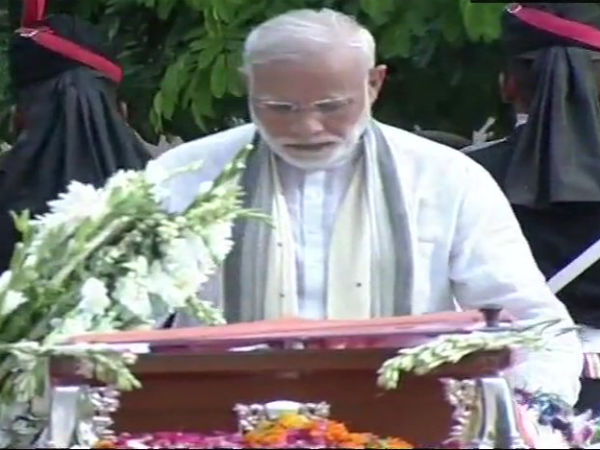 Vajpayee Death: PM Modi bursts out and cries in the funeral Vajpayee Death: PM Modi bursts out and cries in the funeral