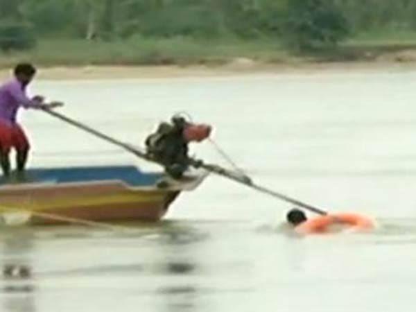 2 were rescued from Mukkombu dam 2 were rescued from Mukkombu dam