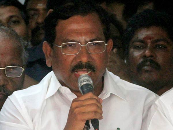 மாஃபா பாண்டியராஜன் ஆதரவு