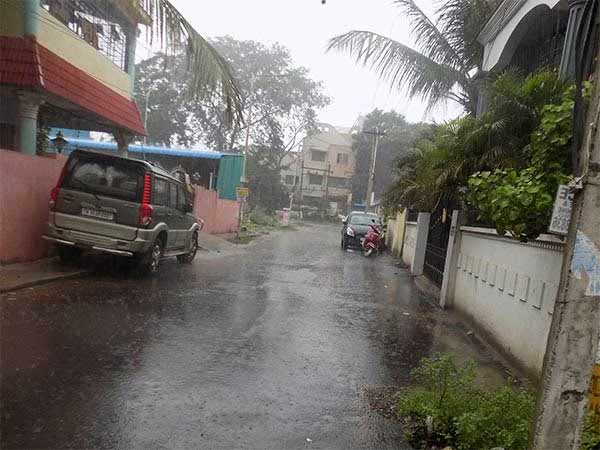 Early morning rain surprises Chennai Early morning rain surprises Chennai