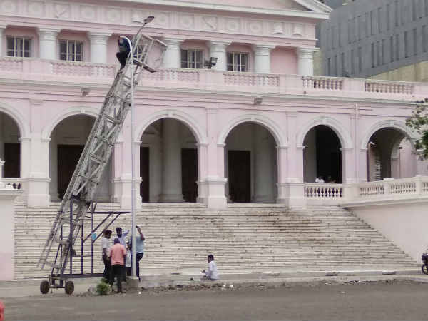 Karunanidhi will be laid in rest at Rajaji Hall for public to pay last homage tomorrow Karunanidhi will be laid in rest at Rajaji Hall for public to pay last homage tomorrow