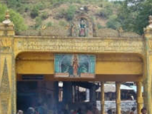 பக்தர்கள் குவிந்தனர்