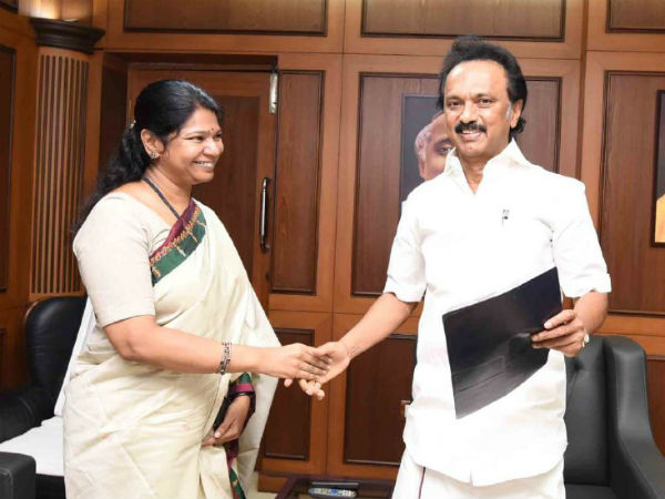 Kanimozhi expresses her wishes by kissing Stalin Kanimozhi expresses her wishes by kissing Stalin