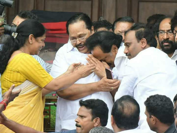 Very sentimental hour; M.K.Stalin fulfilled his father aspiration Very sentimental hour; M.K.Stalin fulfilled his father aspiration