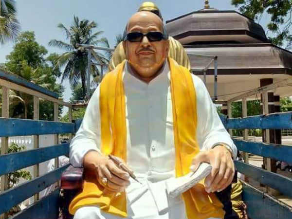 சுண்டி இழுக்கும் சிலைகள்