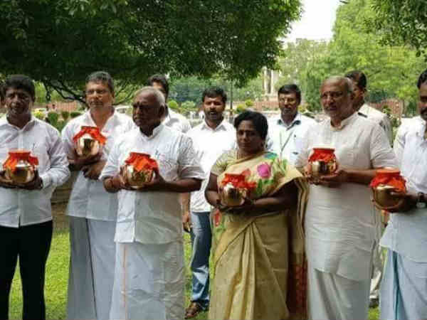 வாஜ்பாய் அஸ்தி