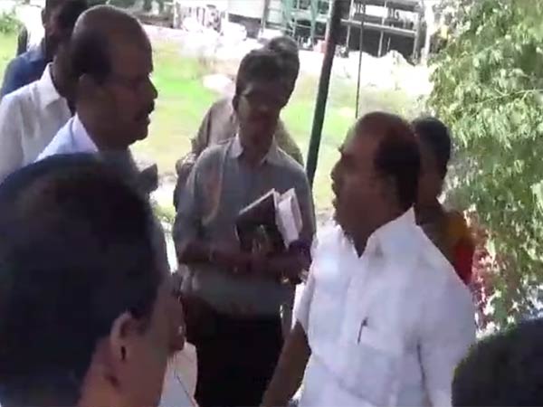 பெயர் இல்லை