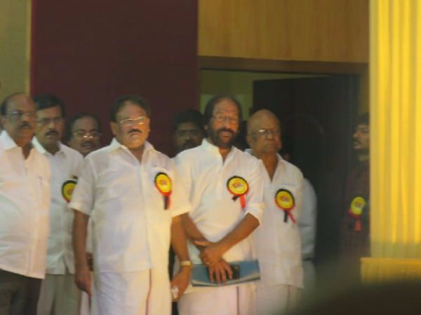 நம்முடன் இல்லை