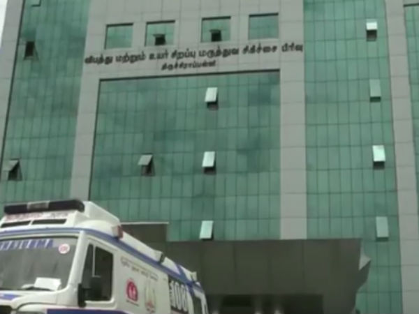 Two Dead bodies change and handover to relatives in Trichy hospital Two Dead bodies change and handover to relatives in Trichy hospital