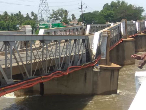Flood in Cauvery: Huge breakage in Trichy Kollidam Iron bridge Flood in Cauvery: Huge breakage in Trichy Kollidam Iron bridge