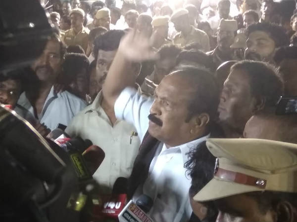 Vaiko condemns TN Government for not giving place for Karunanidhi Vaiko condemns TN Government for not giving place for Karunanidhi
