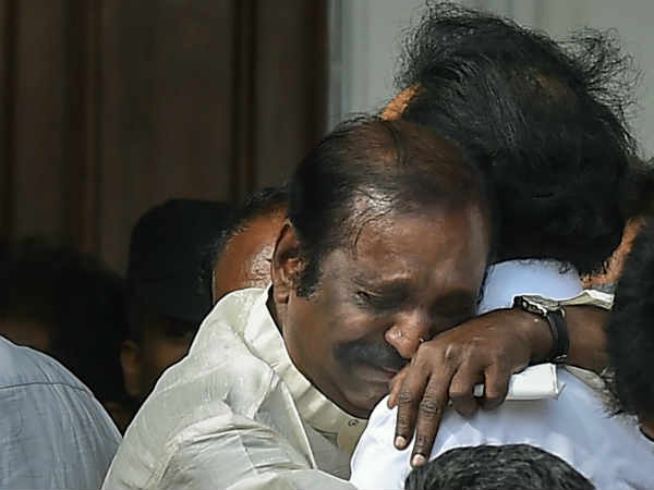 பீறிட்டு வெடித்த வைரமுத்து
