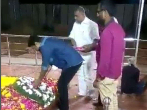 Vijay pay his tribute to Karunanidhi at Marina beach Vijay pay his tribute to Karunanidhi at Marina beach