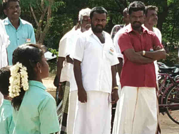 முதல் கொடி பறக்கிறது