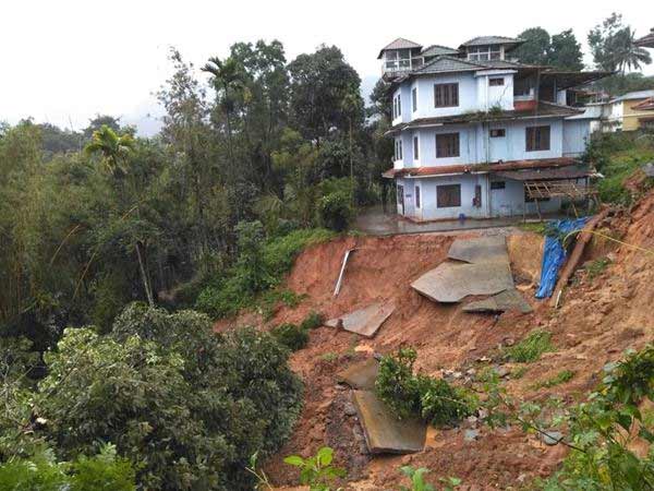 Heavy rains in Kerala, landslide kills 20 person Heavy rains in Kerala, landslide kills 20 person