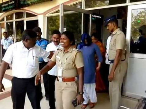 போலீஸில் புகார்