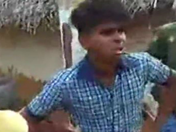 தினேஷை மீட்டனர்