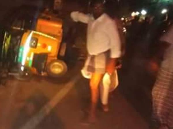 60 வாகனங்கள் சேதம்- பதற்றம்