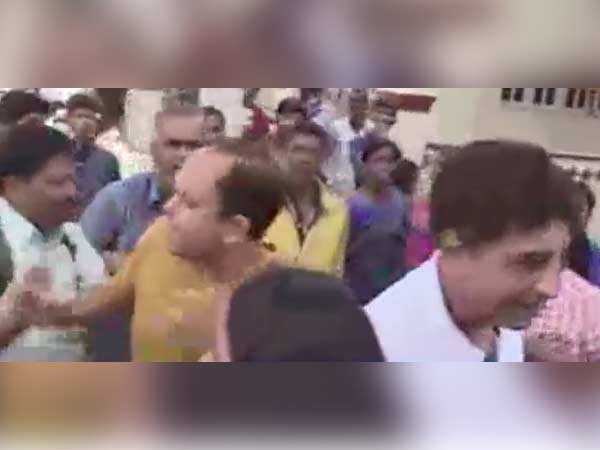 ராமேஸ்வரத்தில் ஜோடிகள்