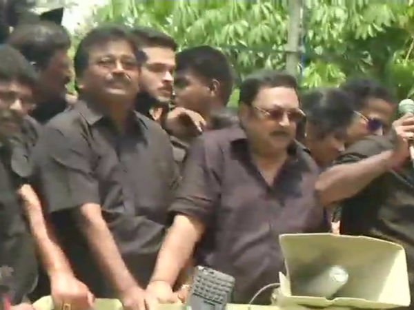 MK Alagiri says it is a silence march but none hear MK Alagiri says it is a silence march but none hear