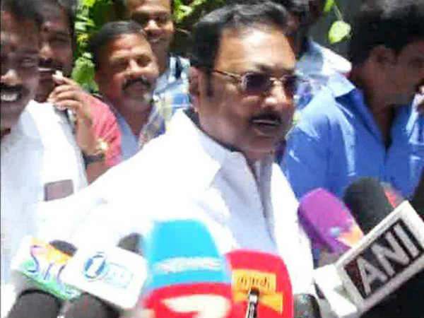 சேர்த்துக்கொள்கிறேன் என்றார்