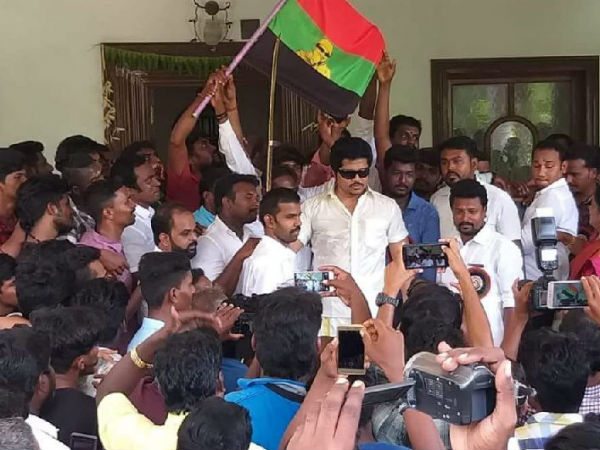 எம்ஜிஆர் தொண்டர்கள்