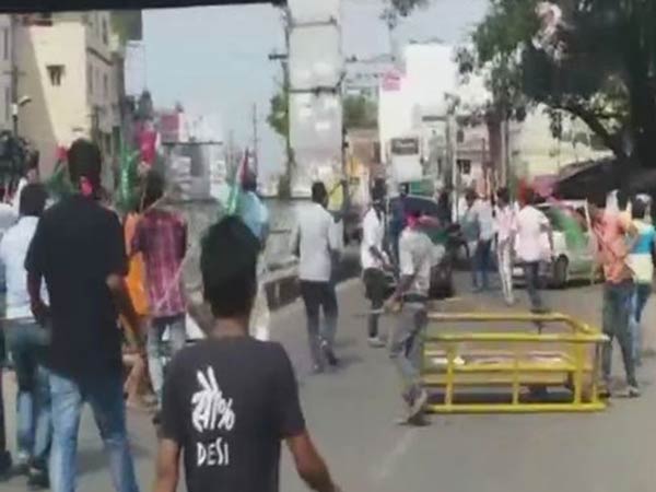 Bharat bandh: Two-year-old girl dies as vehicle gets stuck in Bihar blockade Bharat bandh: Two-year-old girl dies as vehicle gets stuck in Bihar blockade