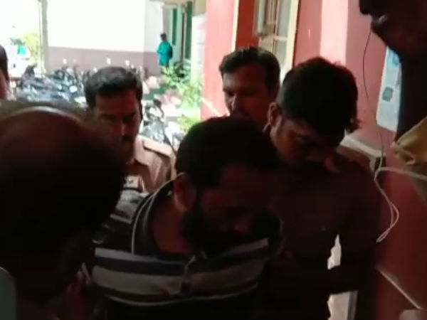 பொம்மைத் துப்பாக்கியால் மிரட்டல்