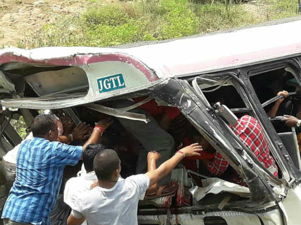 Bus accident kills 30 people in Telangana Bus accident kills 30 people in Telangana